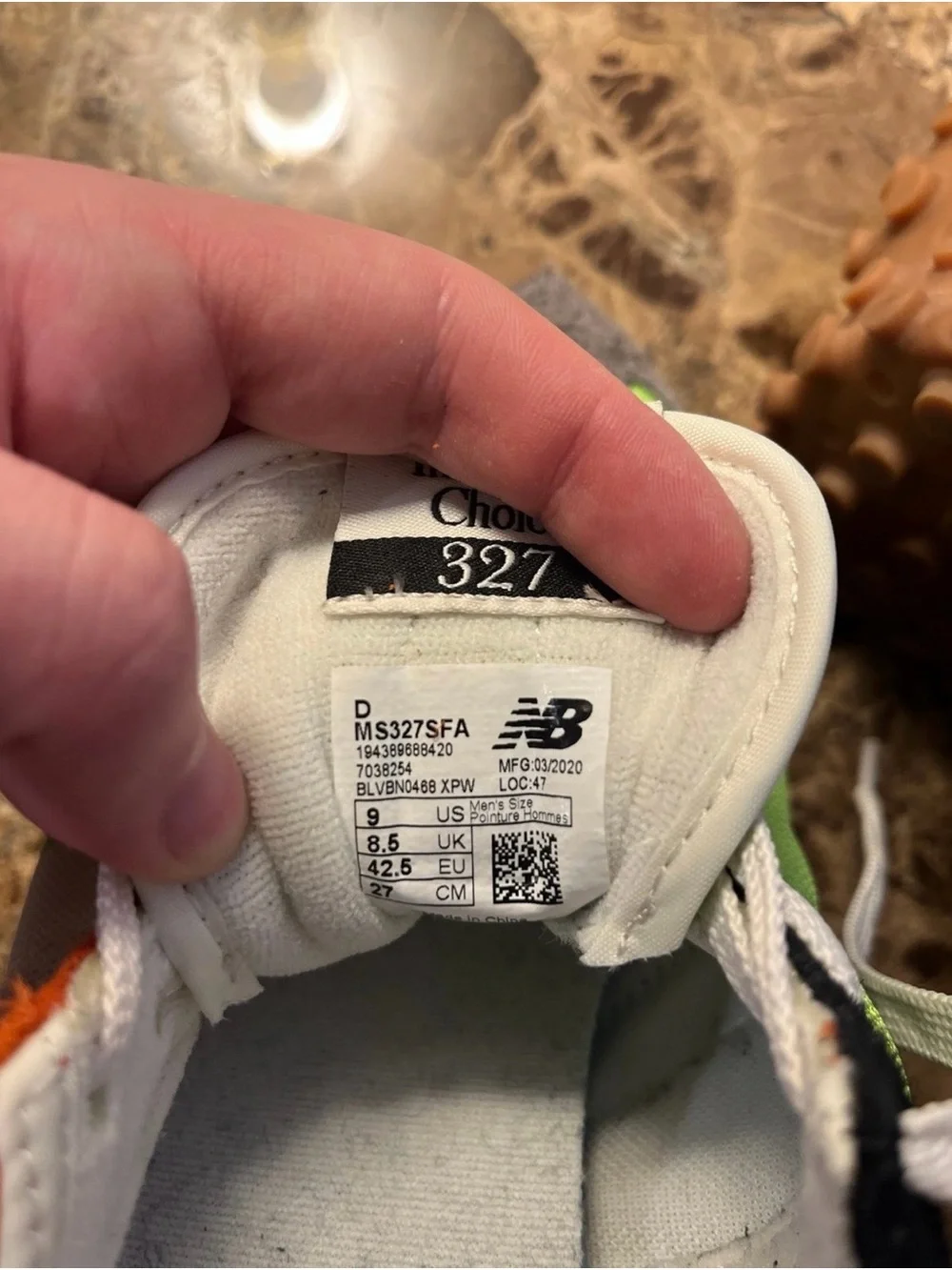 Men’s New Balance 327’s size 9